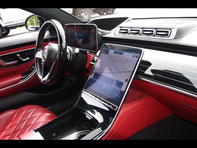 Used 2022 Mercedes-Benz S 580 4MATIC Sedan w/ AMG Line Package image 10