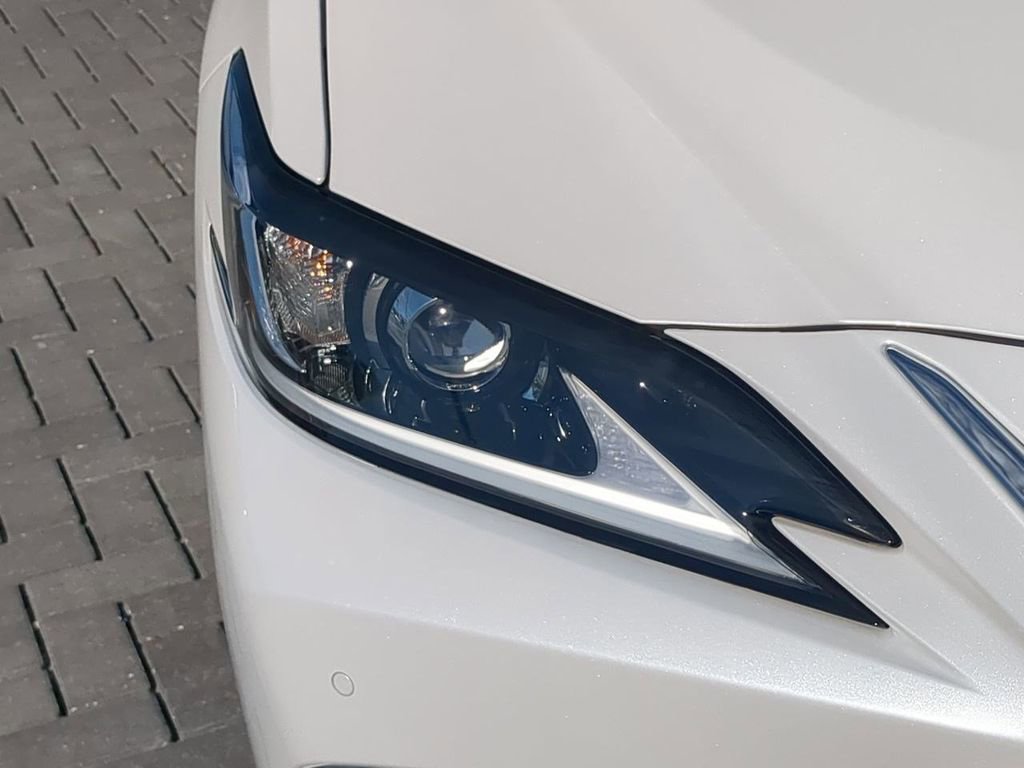 Used 2021 Lexus ES 350 w/ Premium Package image 11