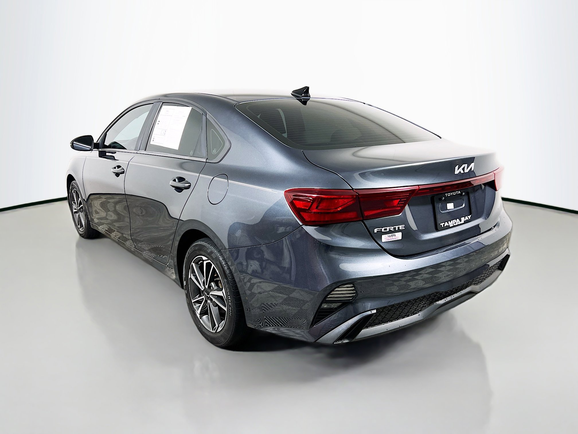 Used 2022 Kia Forte LXS w/ LXS Technology Package image 8