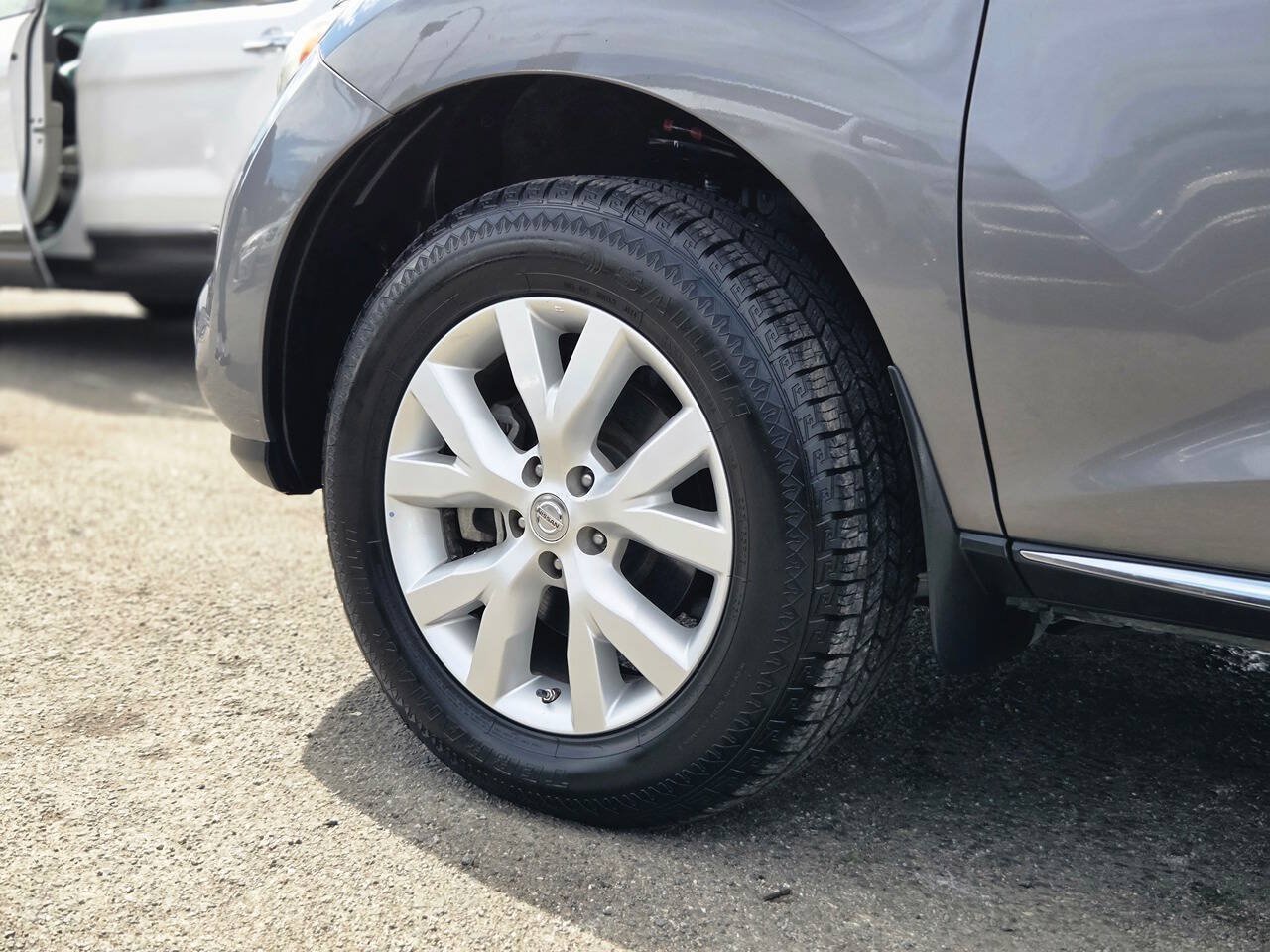 Used 2013 Nissan Murano S FWD image 38