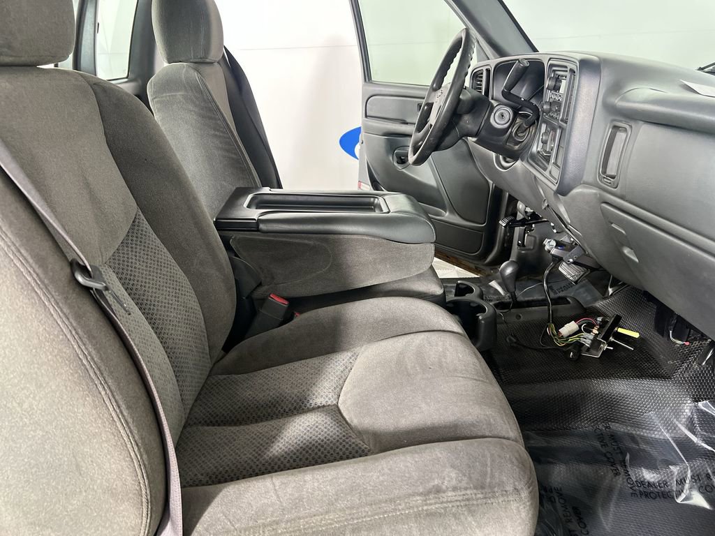 Used 2007 Chevrolet Silverado 2500 W/T w/ Skid Plate Package AWD/4WD image 22