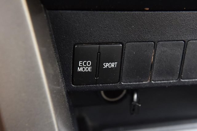 Used 2014 Toyota RAV4 XLE FWD image 14