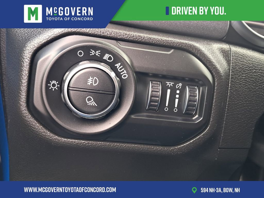 Used 2022 Jeep Gladiator Mojave w/ LED Lighting Group AWD/4WD image 23
