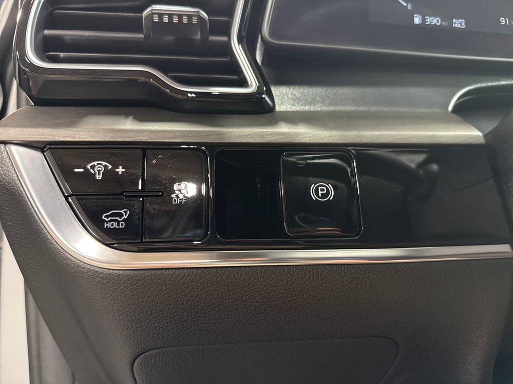 Used 2025 Kia Sportage X-Pro AWD/4WD image 15