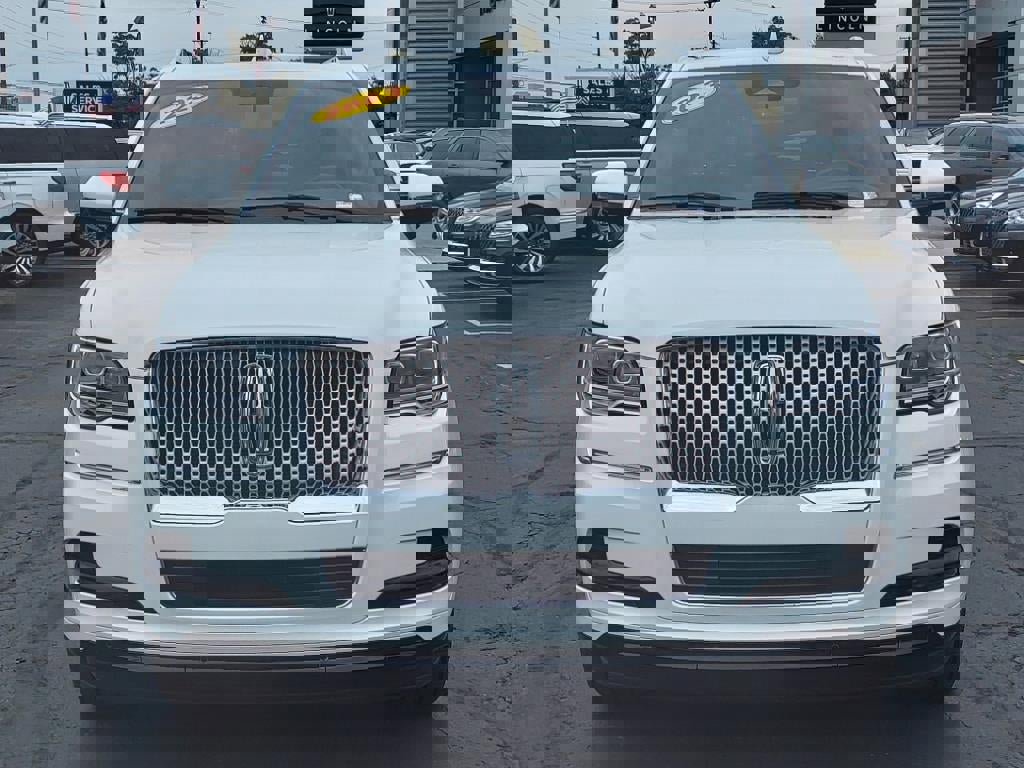 New 2023 Lincoln Navigator L Reserve image 25