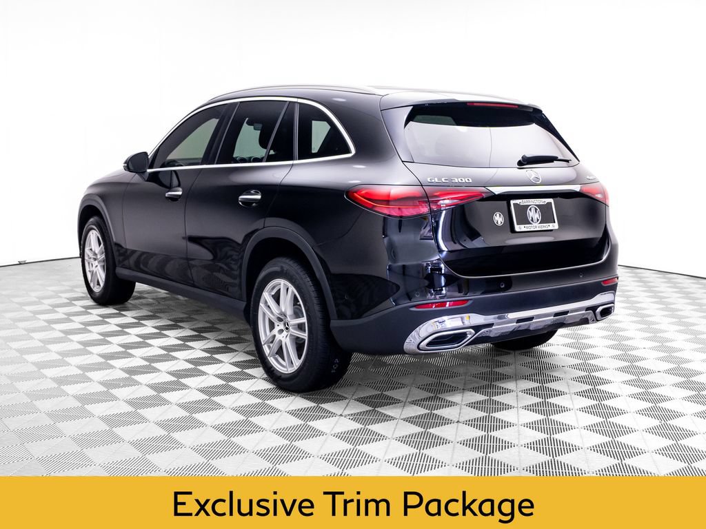 Used 2023 Mercedes-Benz GLC 300 4MATIC w/ Exclusive Trim Package image 3