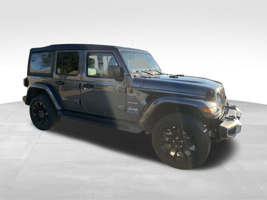 Used 2023 Jeep Wrangler Unlimited Sahara w/ Cold Weather Group AWD/4WD image 5