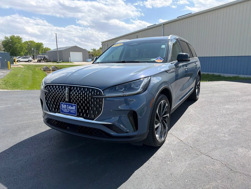 Used 2025 Lincoln Aviator Reserve w/ Equipment Group 201A AWD/4WD image 8