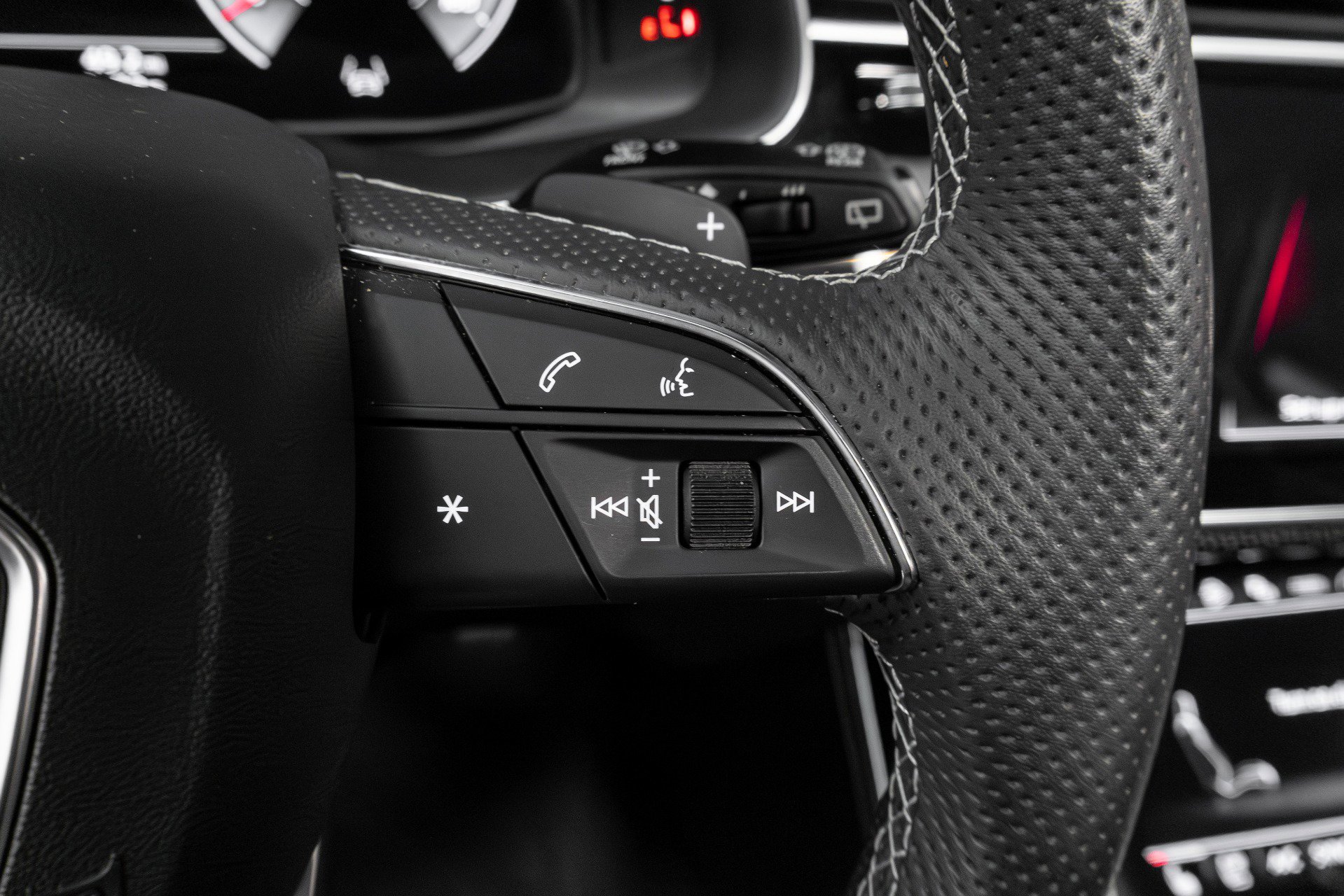 Used 2023 Audi SQ8 Prestige image 57