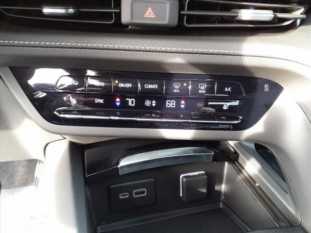 Used 2022 Buick Envision Preferred image 16