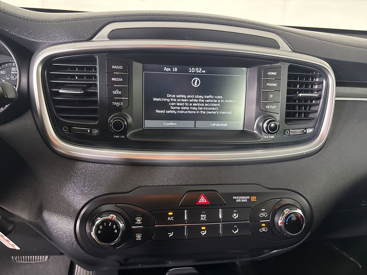 Used 2020 Kia Sorento LX image 15