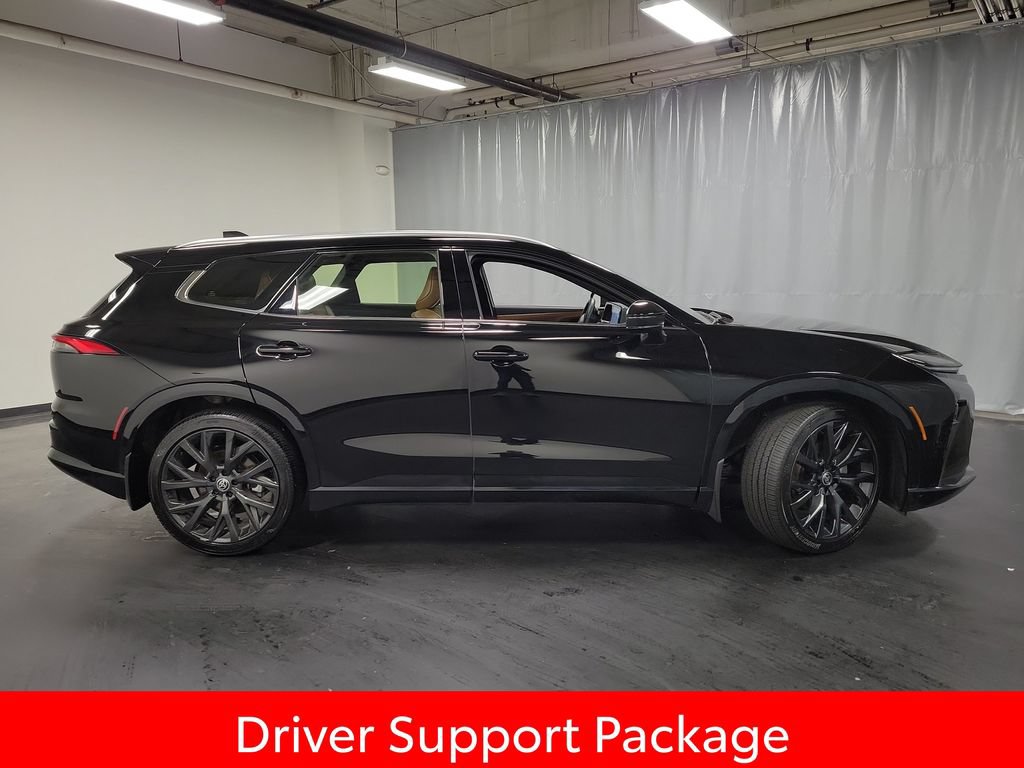 Used 2025 Toyota Crown Signia w/ Advanced Technology Package AWD/4WD image 9