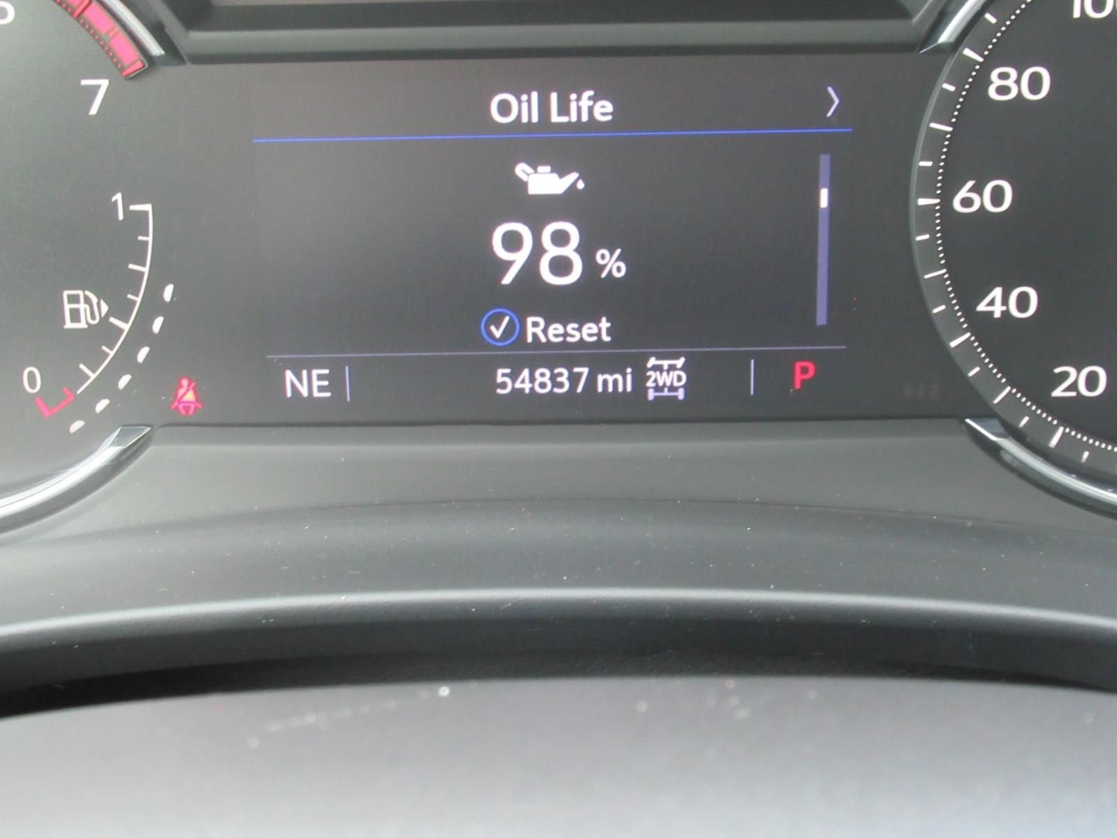 Used 2022 Cadillac XT4 Premium Luxury w/ Safety Alert Package AWD/4WD image 32