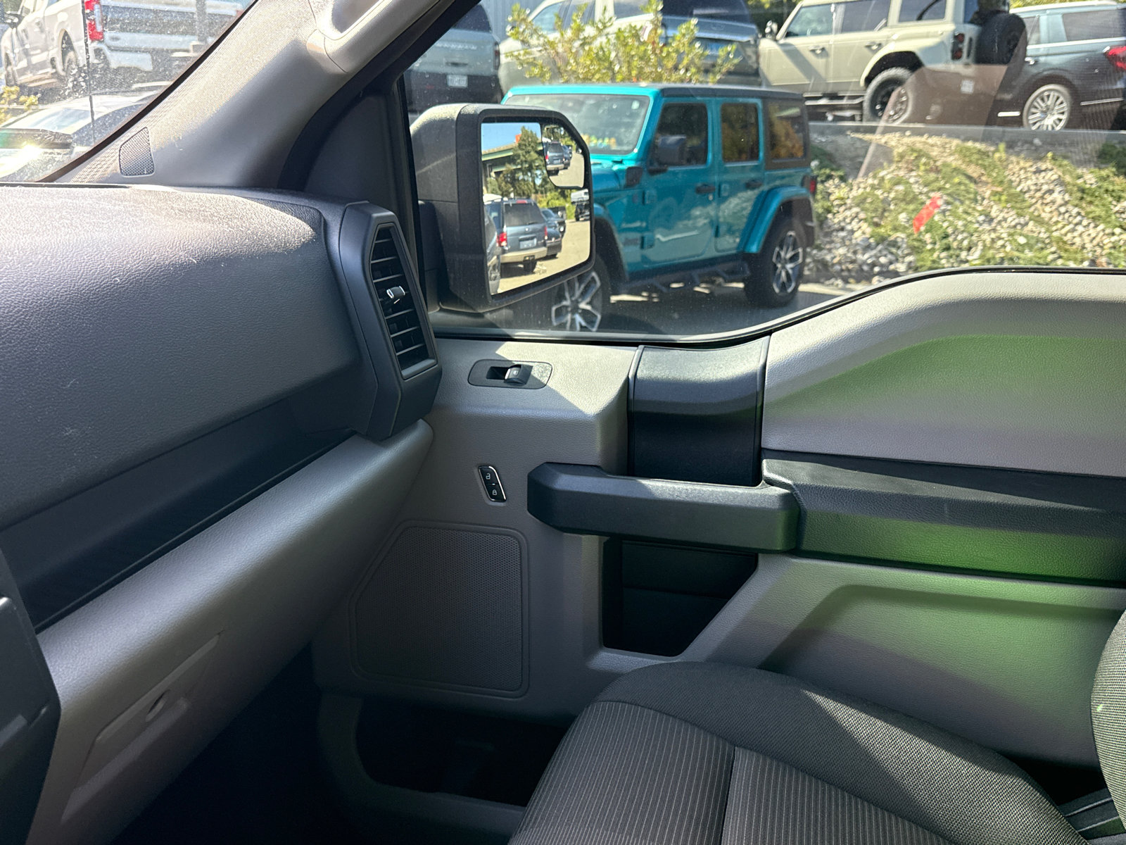 Used 2020 Ford F150 XL w/ Equipment Group 101A Mid AWD/4WD image 18