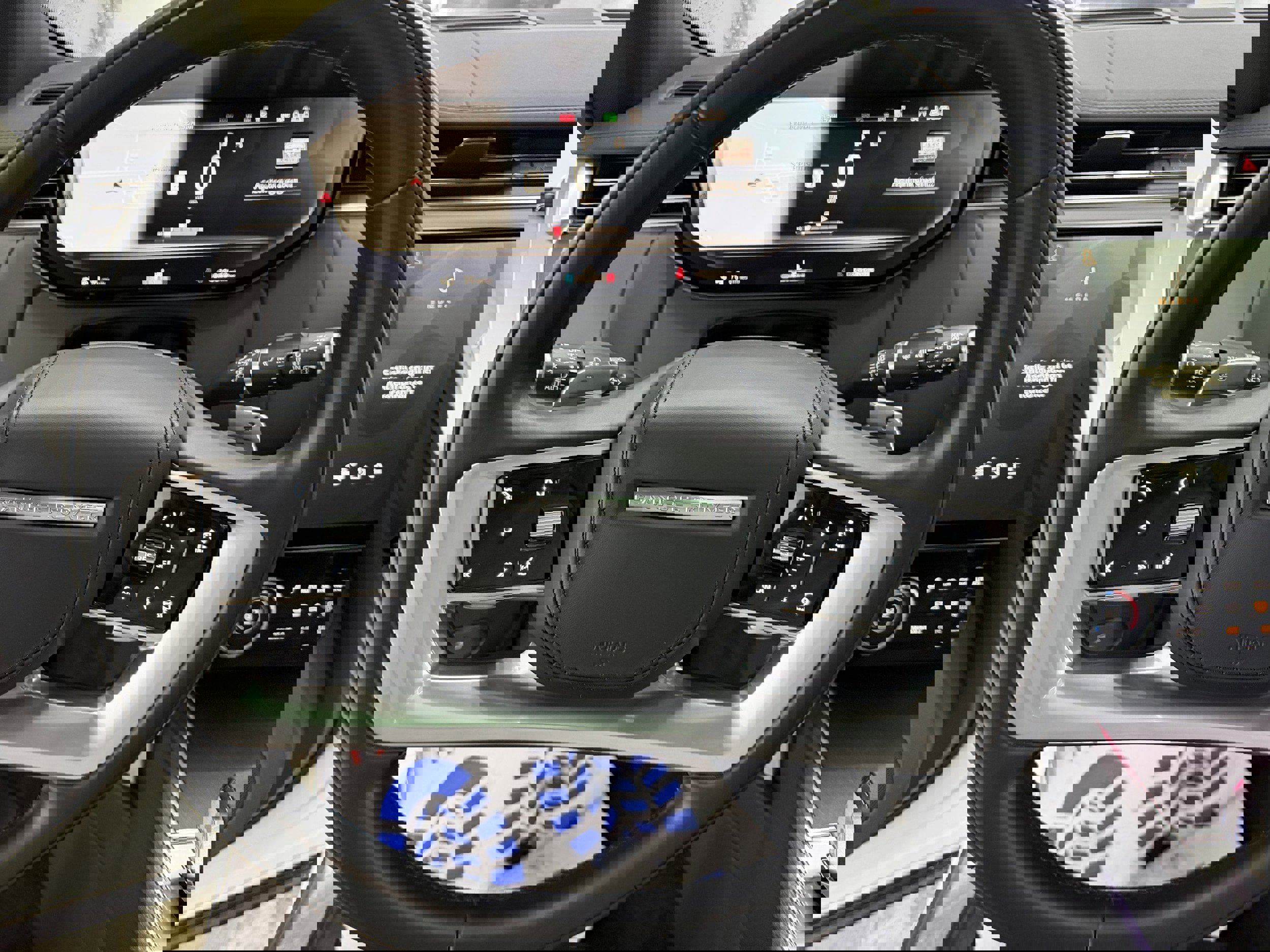 Used 2023 Land Rover Range Rover SE image 15