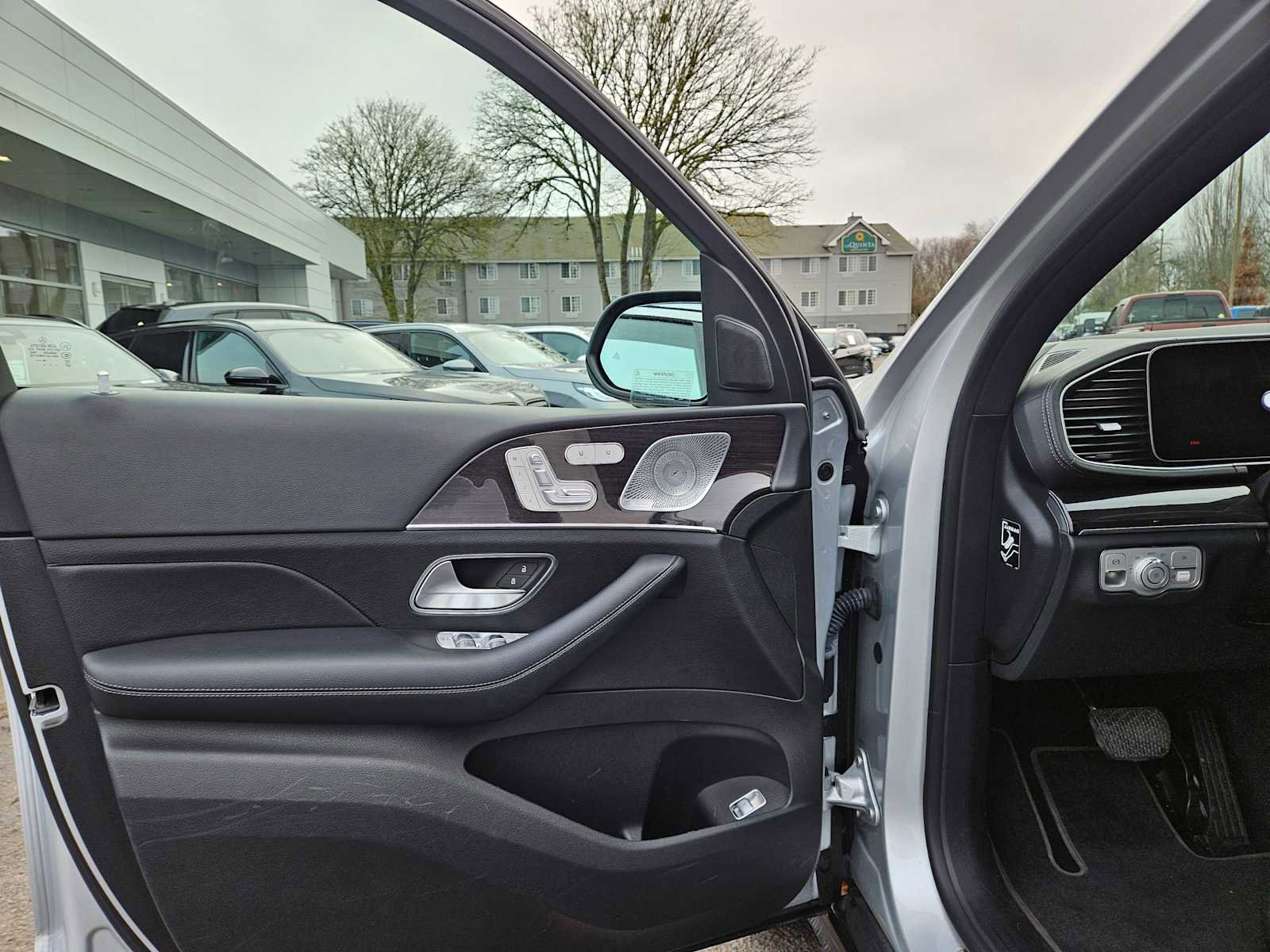 Used 2020 Mercedes-Benz GLS 450 4MATIC image 23