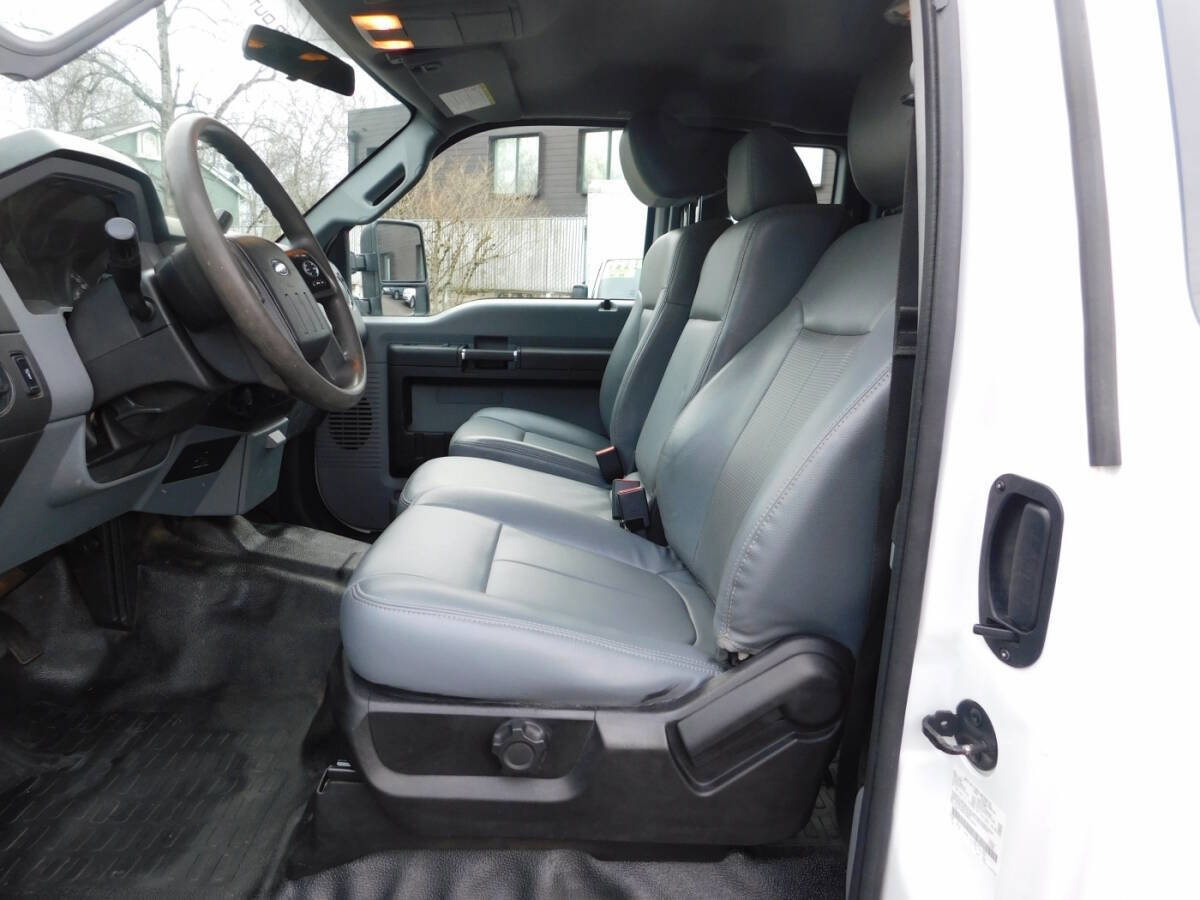 Used 2016 Ford F250 XL w/ XL Appearance Package AWD/4WD image 6