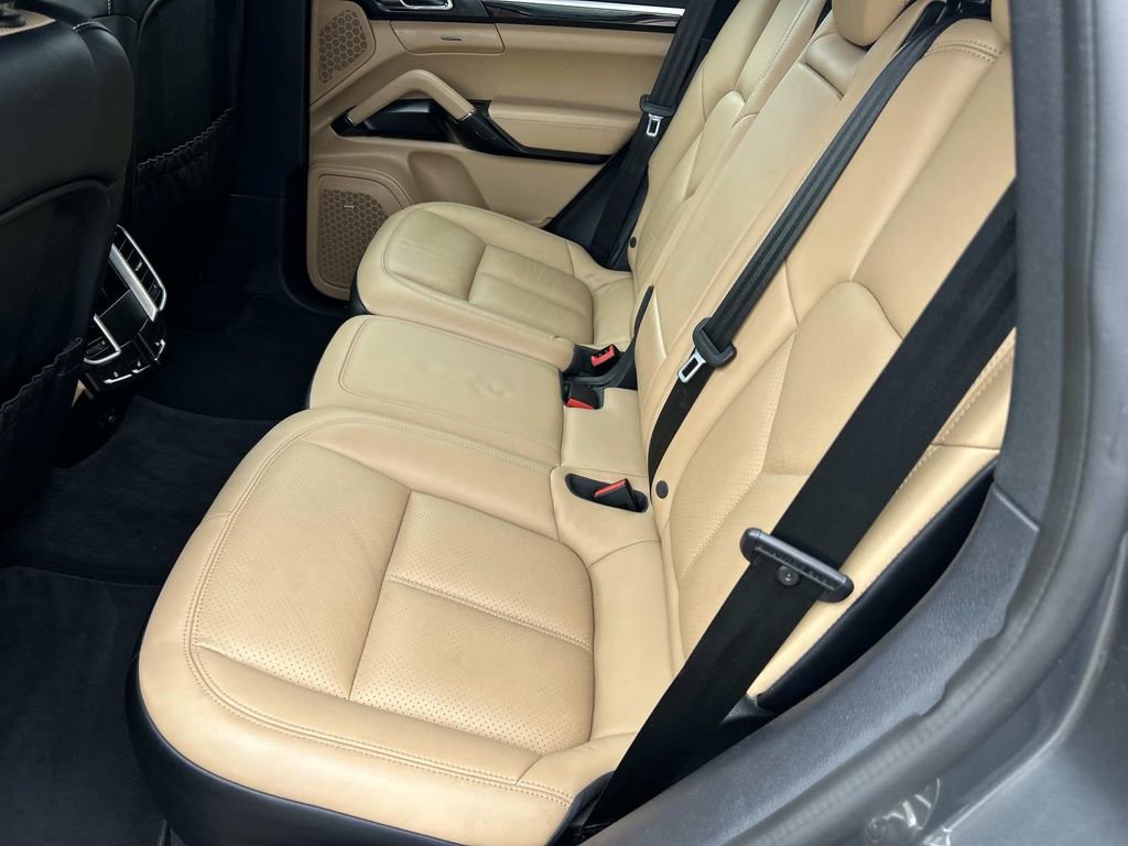 Used 2018 Porsche Cayenne S w/ Premium Package Plus image 23