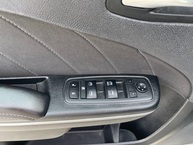 Used 2017 Dodge Charger SXT AWD/4WD image 13