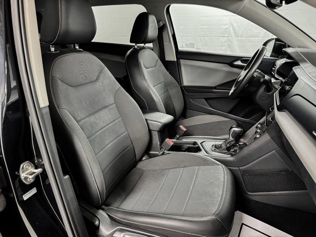 Used 2022 Volkswagen Taos SE image 12