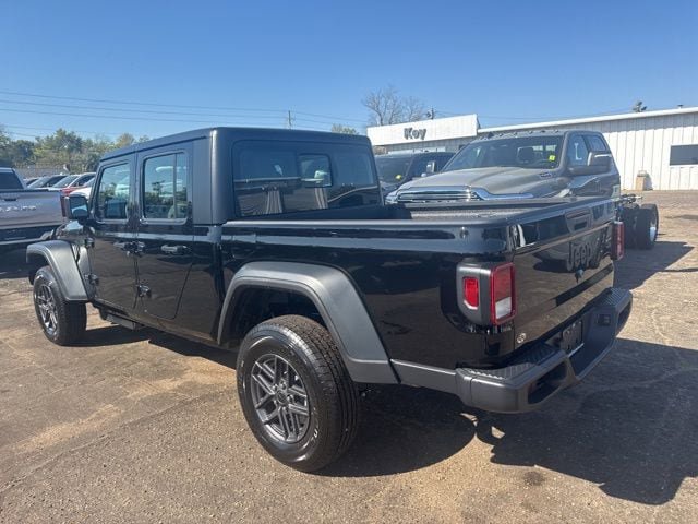 New 2026 Jeep Gladiator Sport AWD/4WD image 4