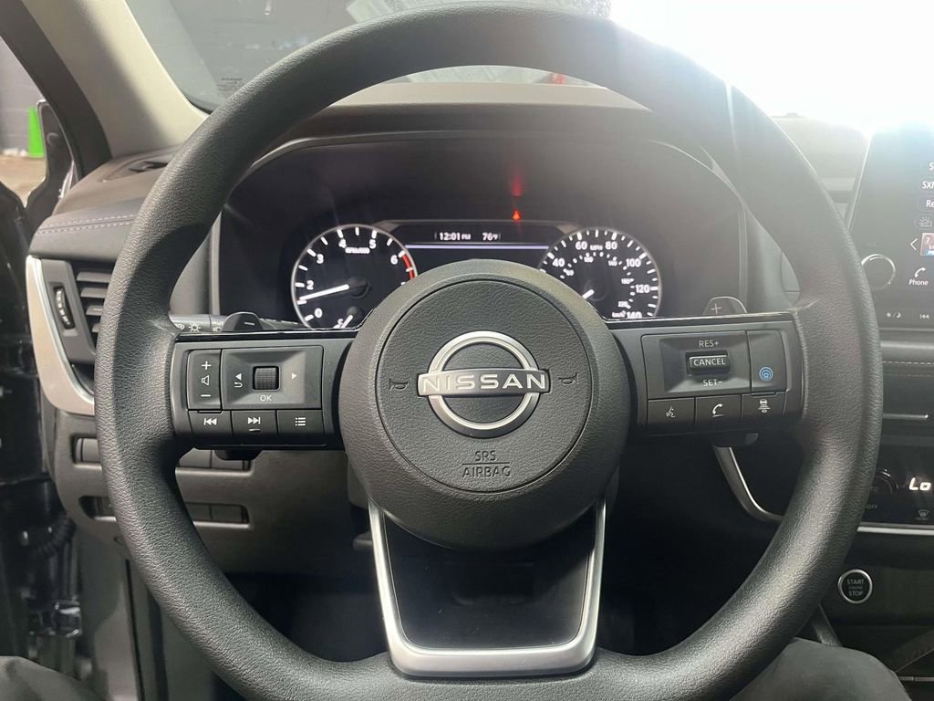 Used 2023 Nissan Rogue SV image 22