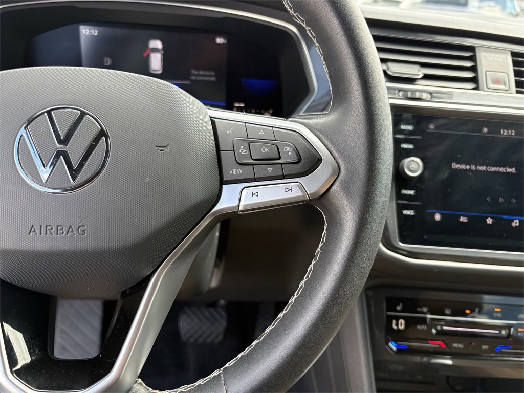 Used 2022 Volkswagen Tiguan SE image 17