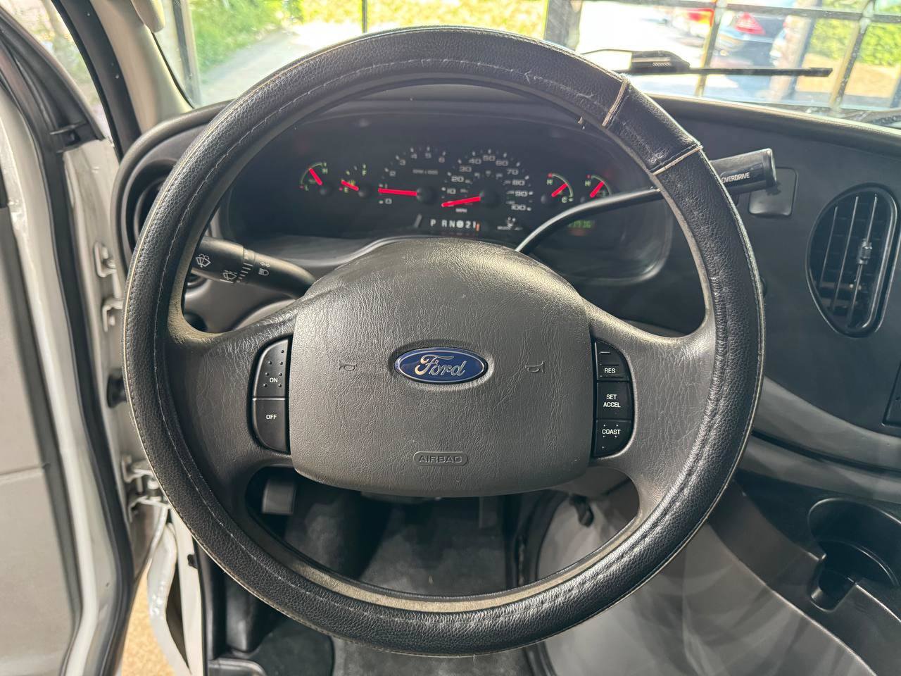 Used 2006 Ford E-350 and Econoline 350 XL RWD image 22