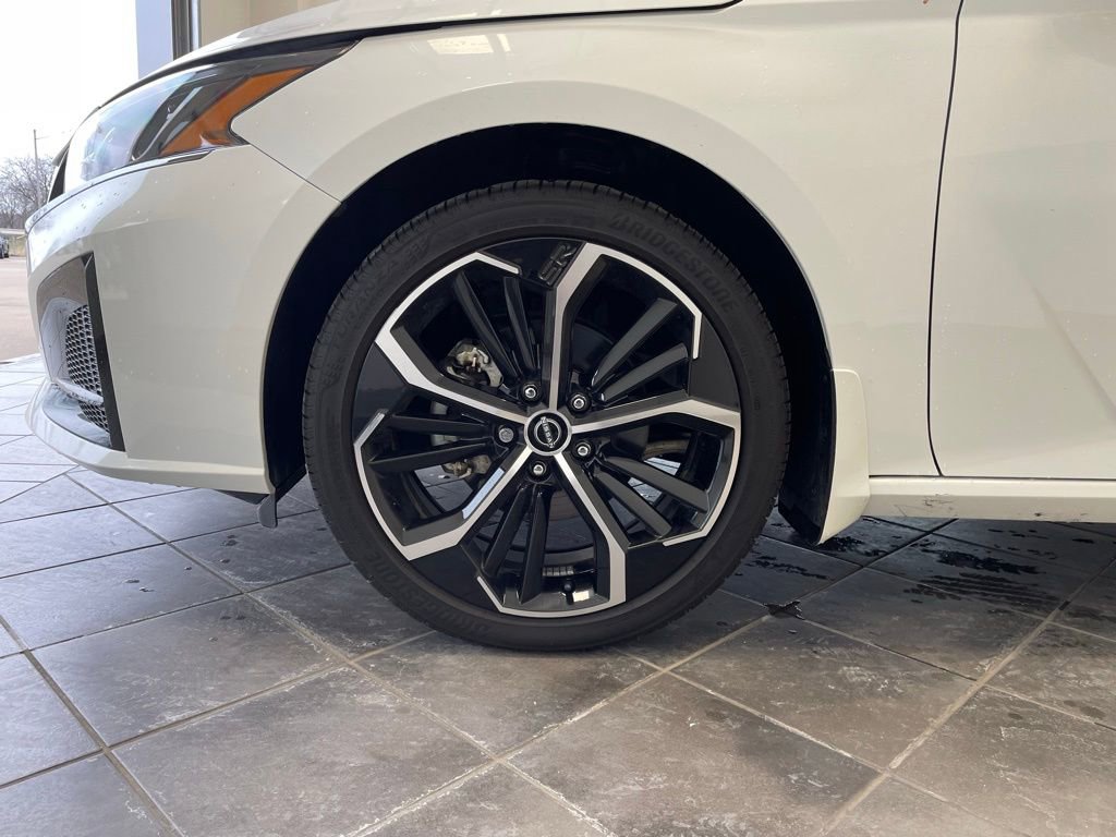 Used 2024 Nissan Altima 2.5 SR image 15