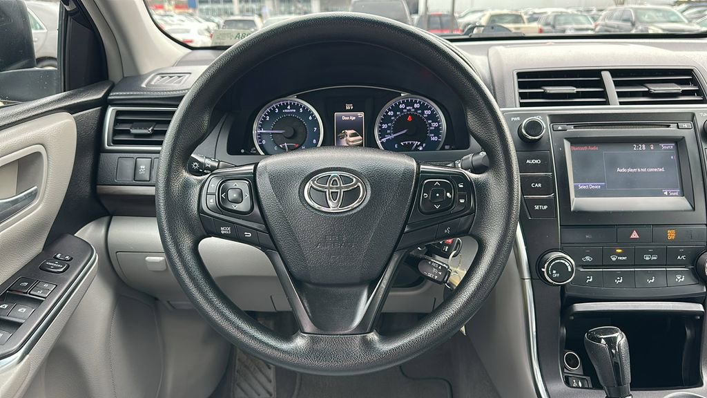 Used 2016 Toyota Camry LE image 12