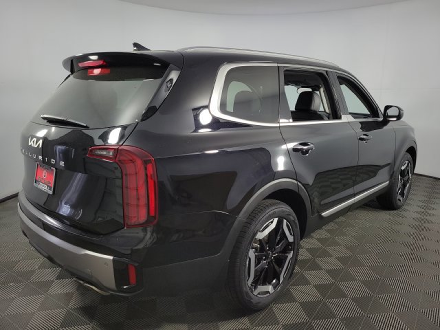 Used 2025 Kia Telluride S FWD image 8