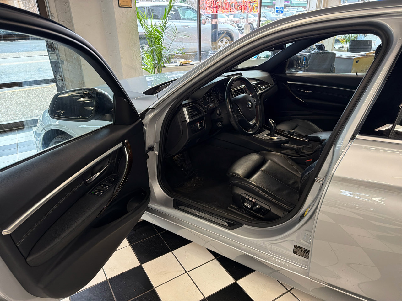 Used 2017 BMW 330i xDrive 330i xDrive SULEV Sedan image 12