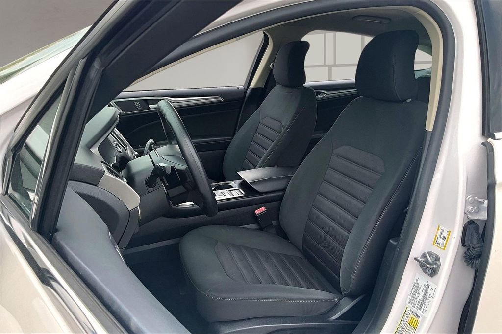 Used 2018 Ford Fusion SE w/ Fusion SE Technology Package image 20