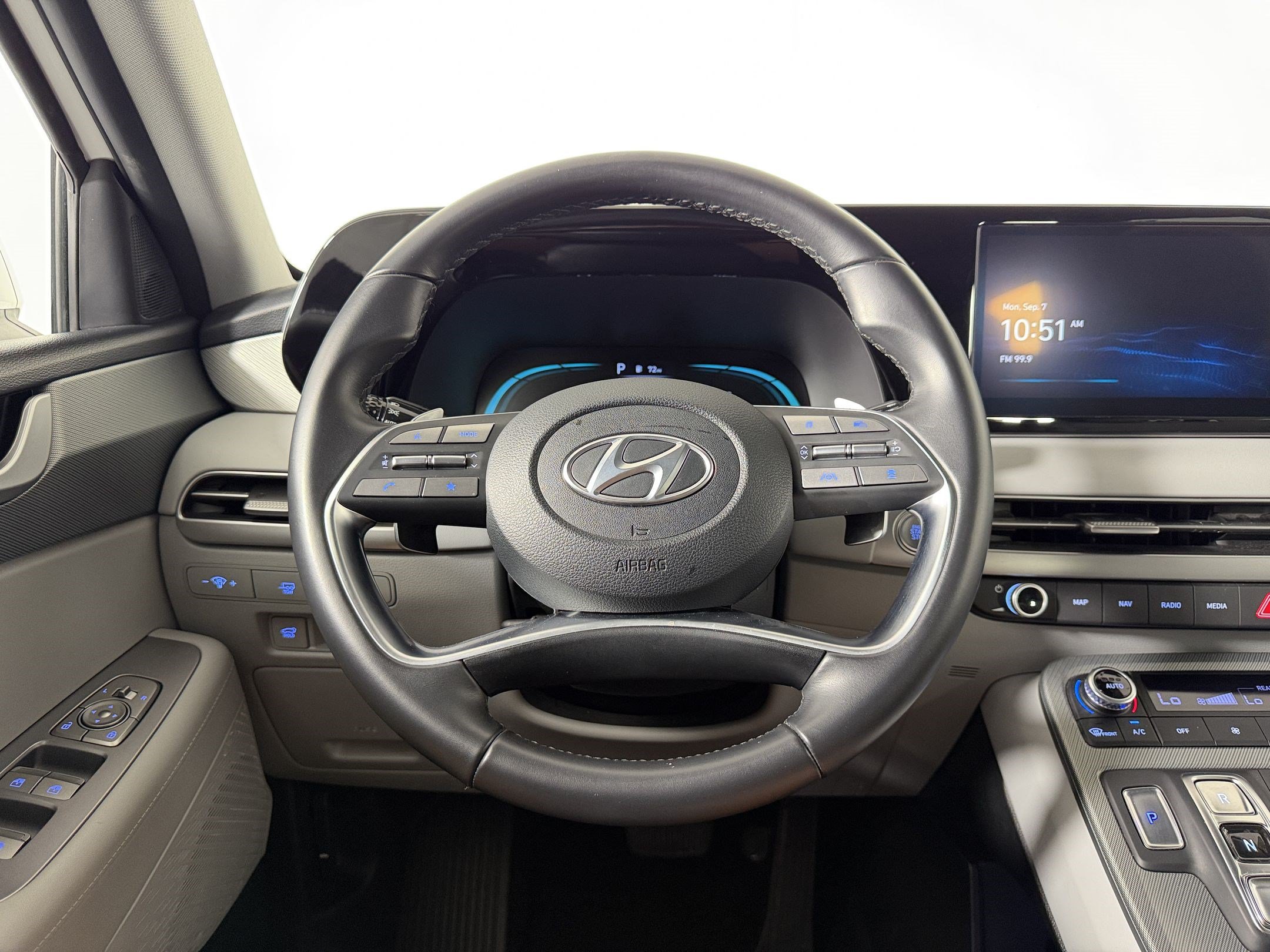 Used 2025 Hyundai Palisade SEL AWD/4WD image 9