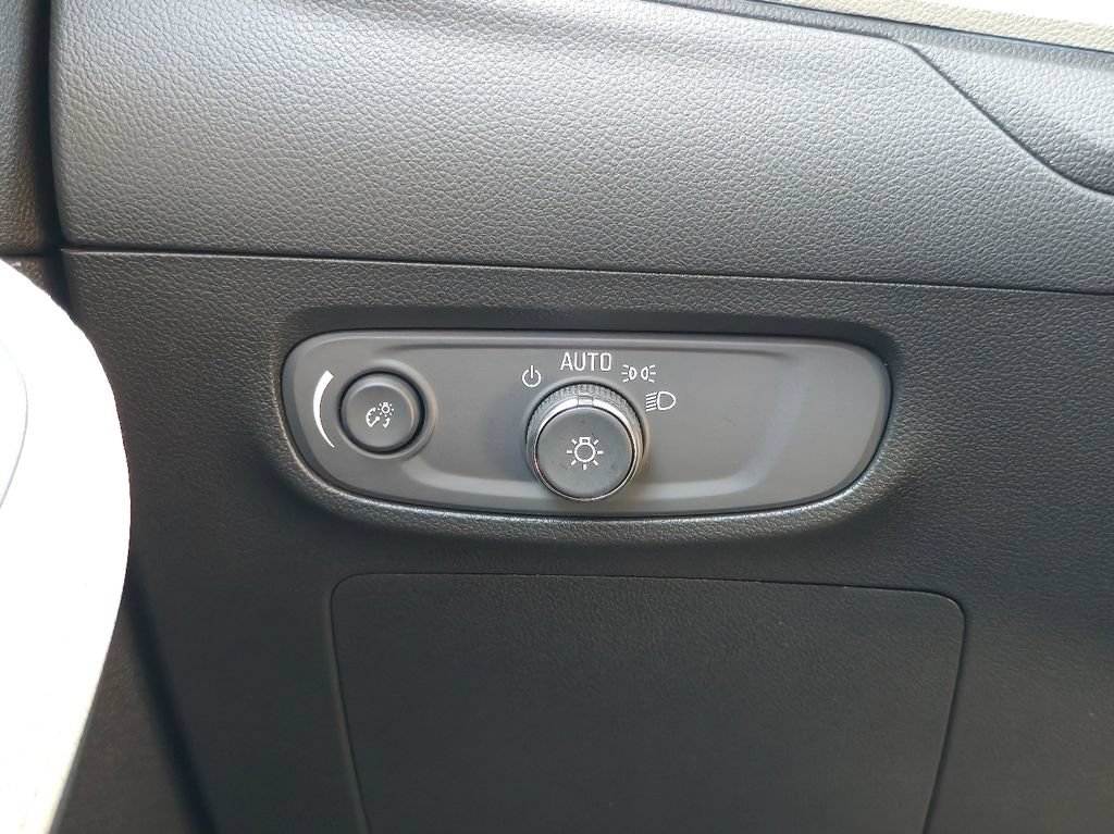 Used 2024 Buick Encore GX Avenir w/ Avenir Convenience Package FWD image 19