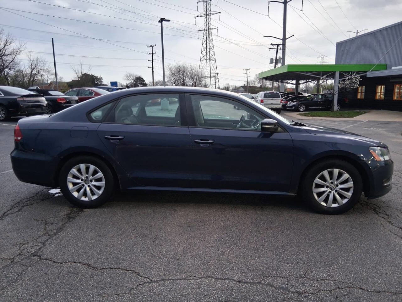 Used 2014 Volkswagen Passat 2.5 S FWD image 5