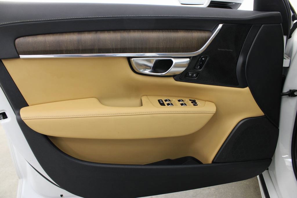 Used 2023 Volvo S90 B6 Ultimate w/ Protection Package Premier image 18