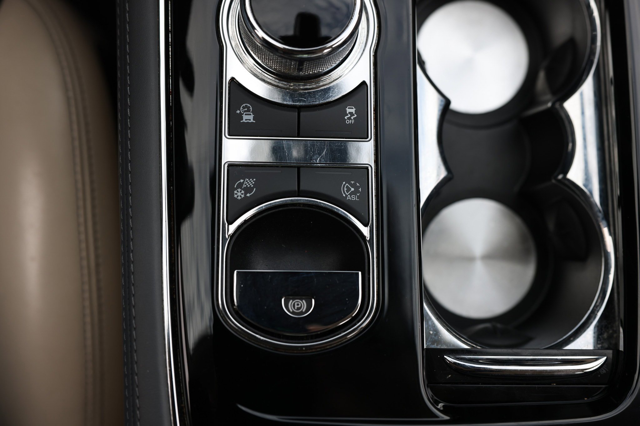 Used 2019 Jaguar XJ R-Sport image 45