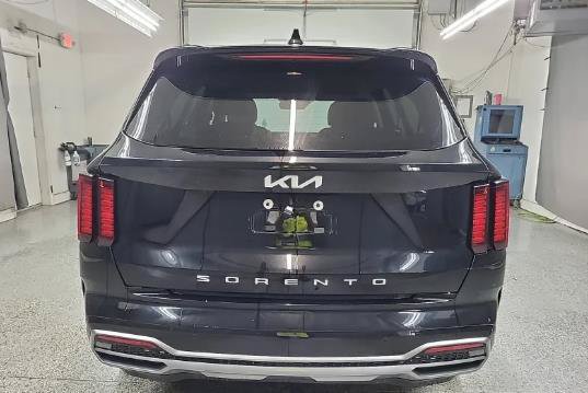 Used 2022 Kia Sorento EX FWD image 2