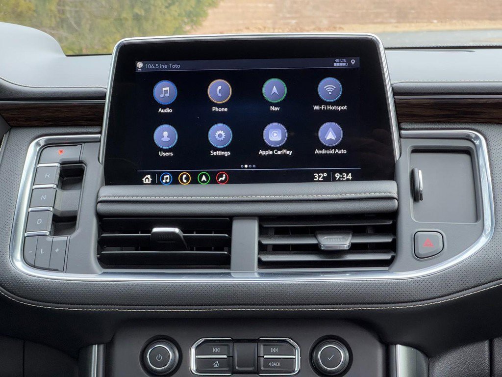 Used 2021 Chevrolet Suburban Premier w/ Premium Package image 15