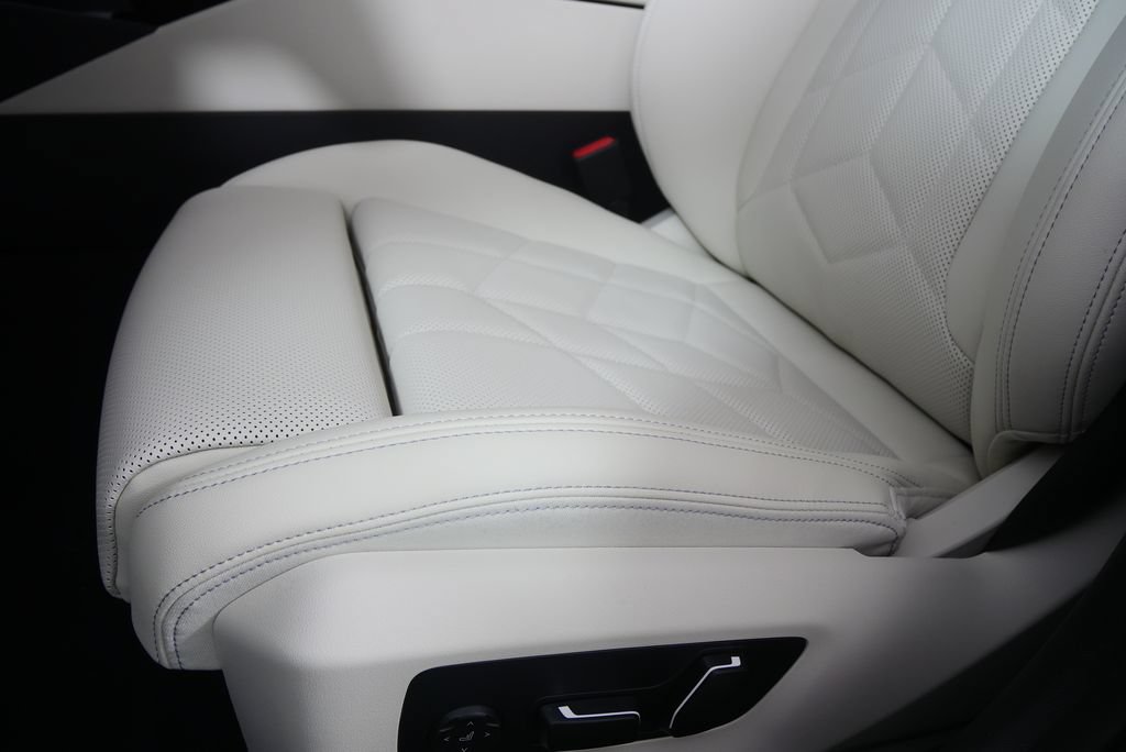 Used 2026 BMW 530i RWD image 10