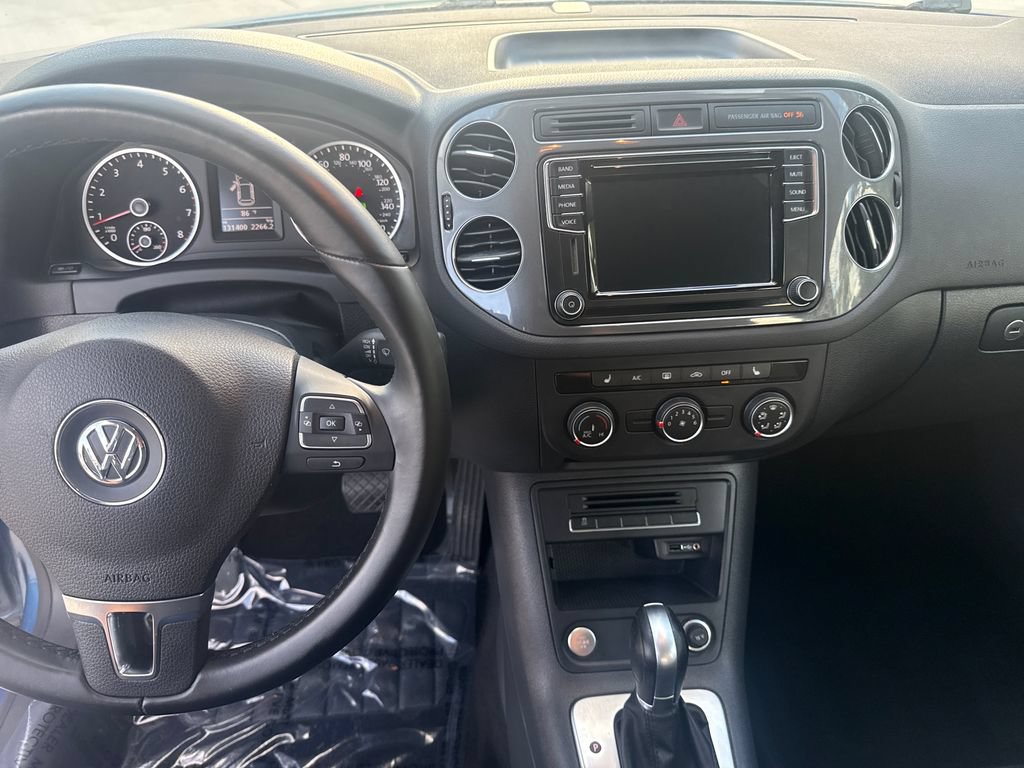 Used 2017 Volkswagen Tiguan S FWD image 18