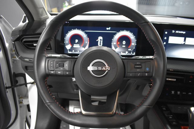 Certified 2025 Nissan Kicks SR image 22