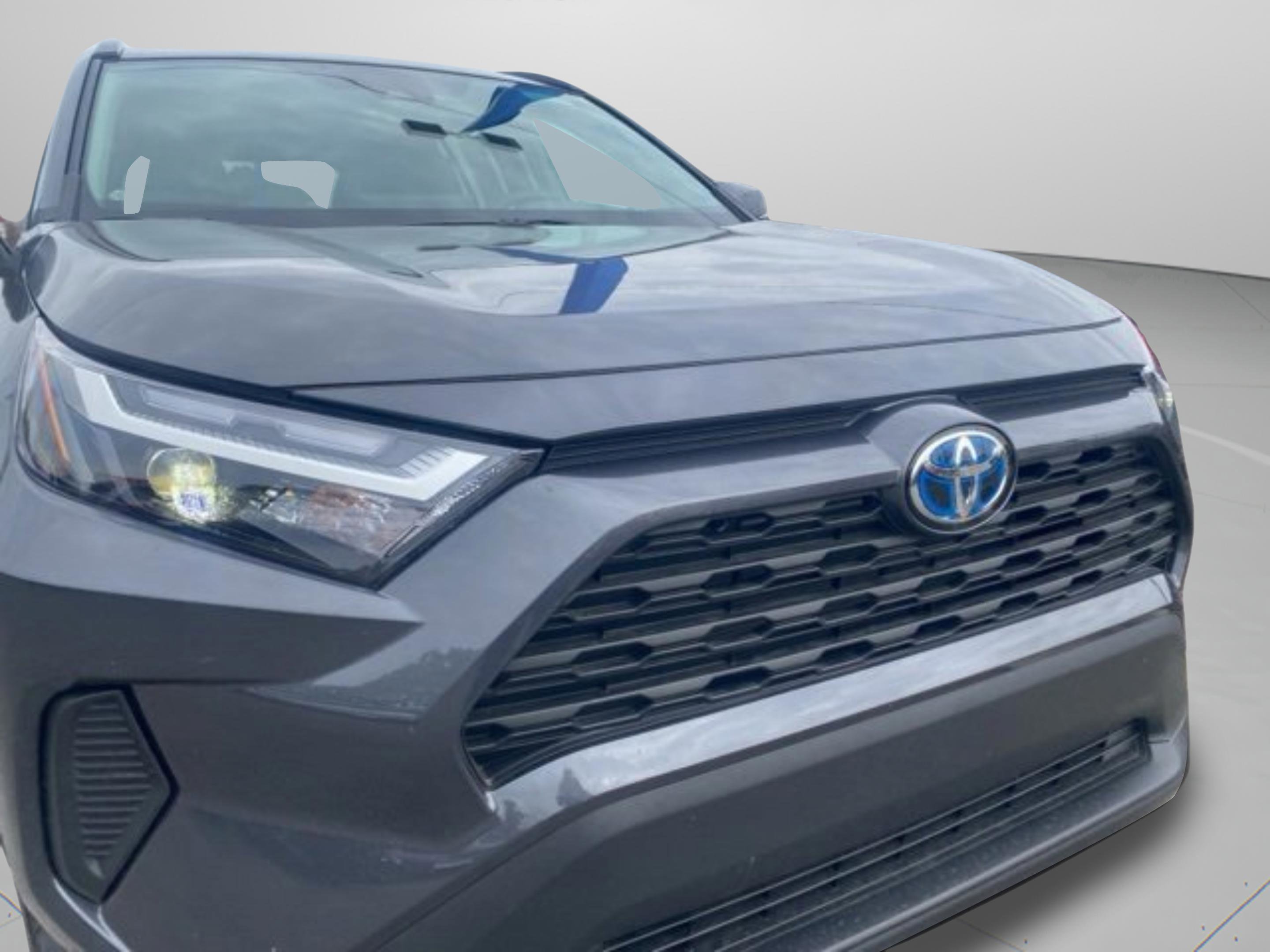 Used 2024 Toyota RAV4 XLE image 32