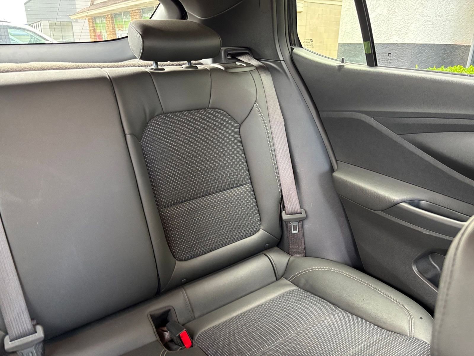 Used 2025 Buick Envista Preferred FWD image 36