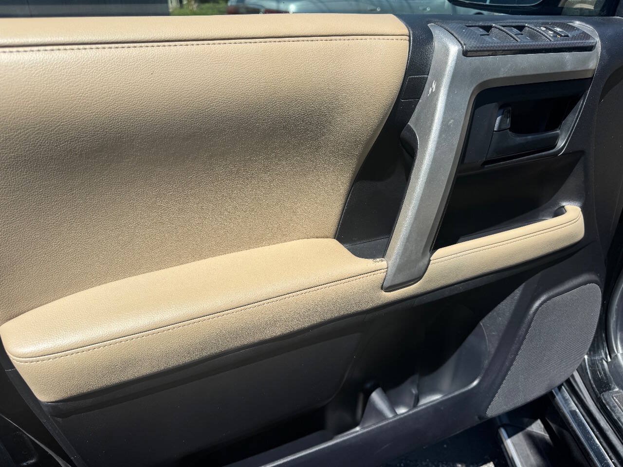 Used 2013 Toyota 4Runner SR5 RWD image 4