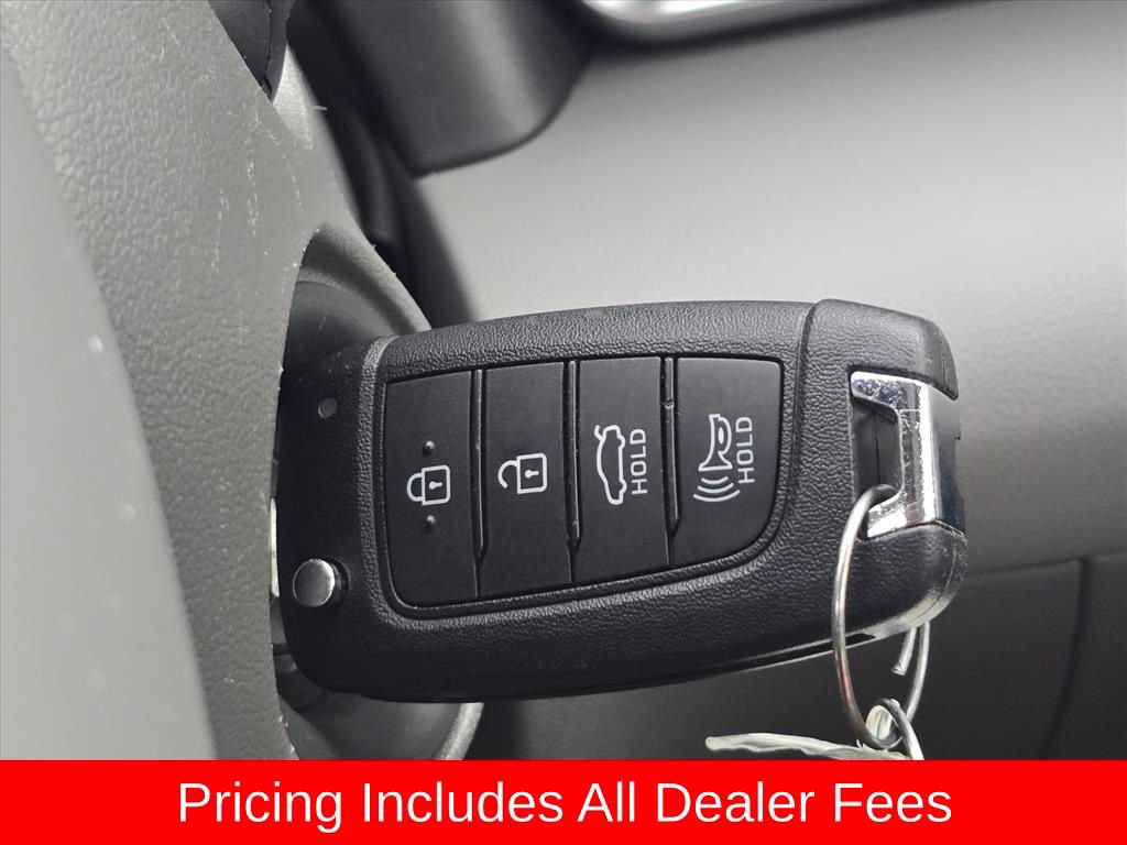Certified 2024 Hyundai Elantra SE FWD image 24