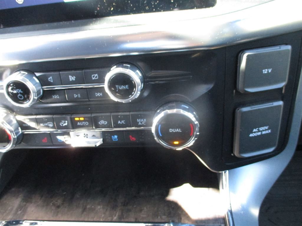 Used 2022 Ford F150 Lariat w/ Max Trailer Tow Package image 6