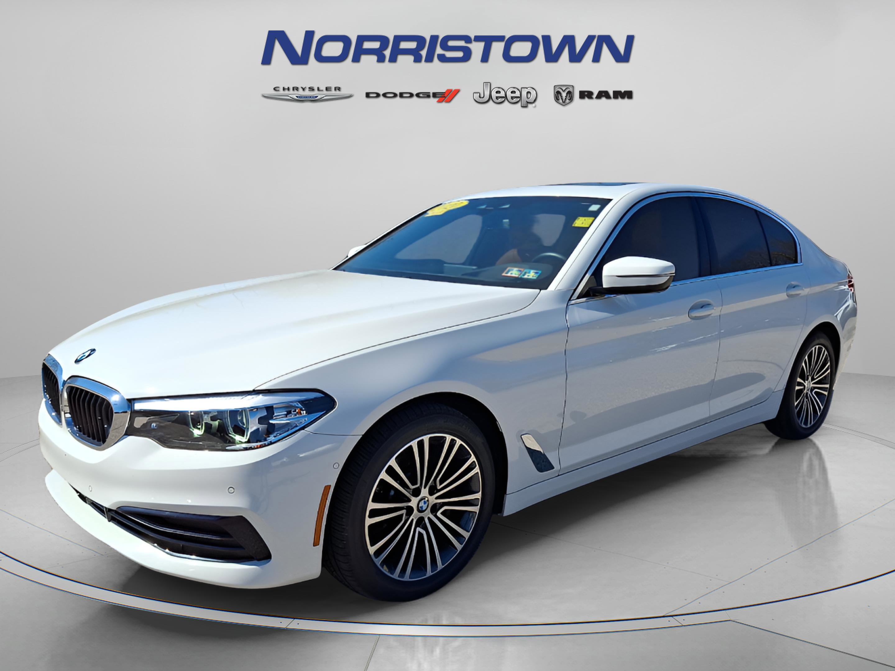 Used 2020 BMW 530i xDrive w/ Premium Package image 3