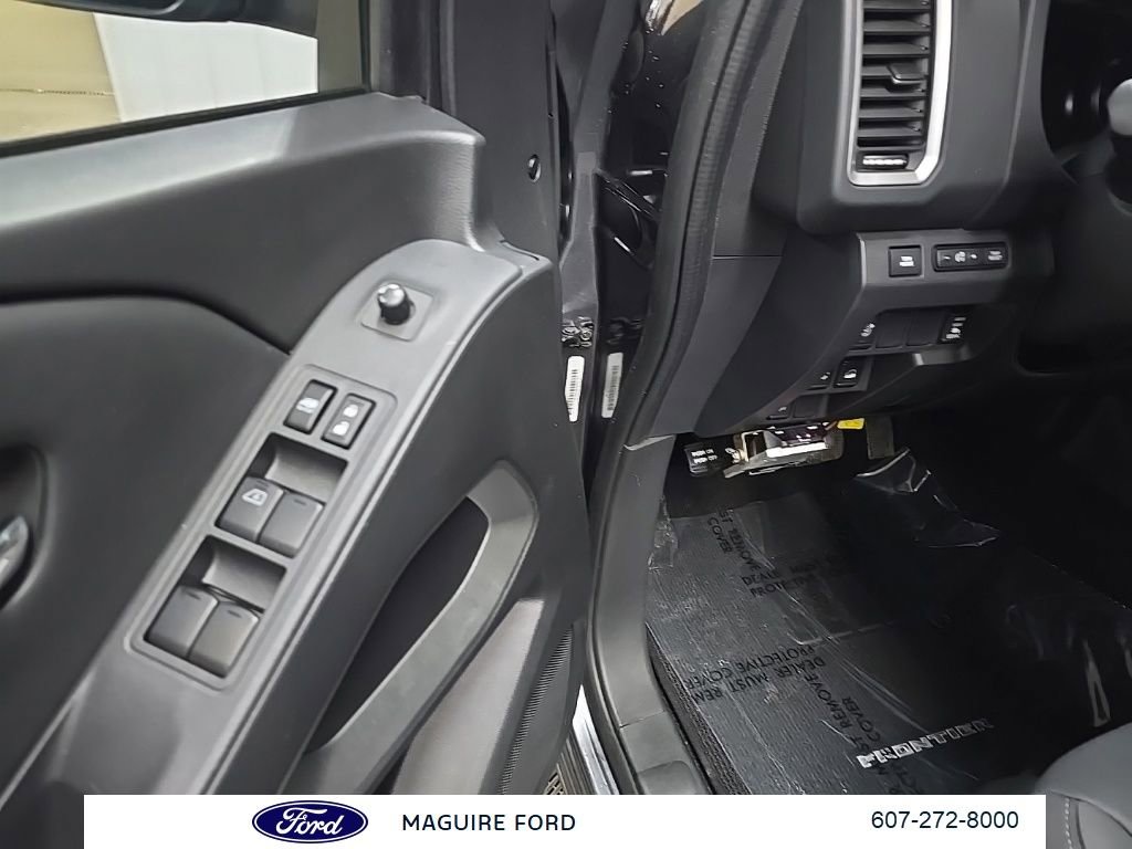 Used 2023 Nissan Frontier SV w/ SV Convenience Package AWD/4WD image 30